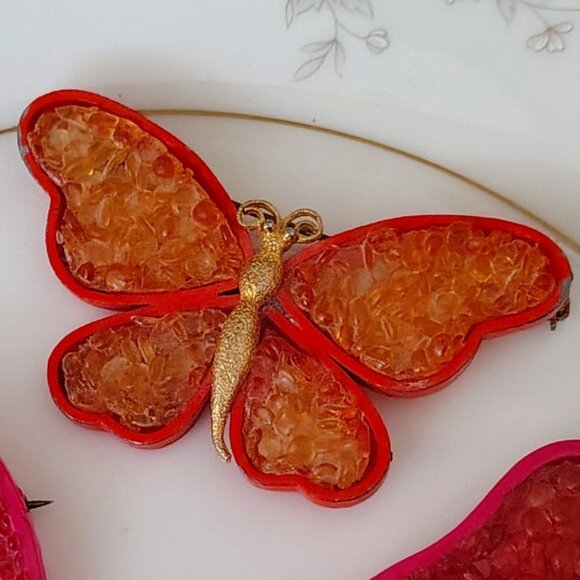 Vtg 40s 50s Set of 3 Forbidden Fruit, Pear, Butterfly, Lava Rock Lucite Brooch - Picture 3 of 6